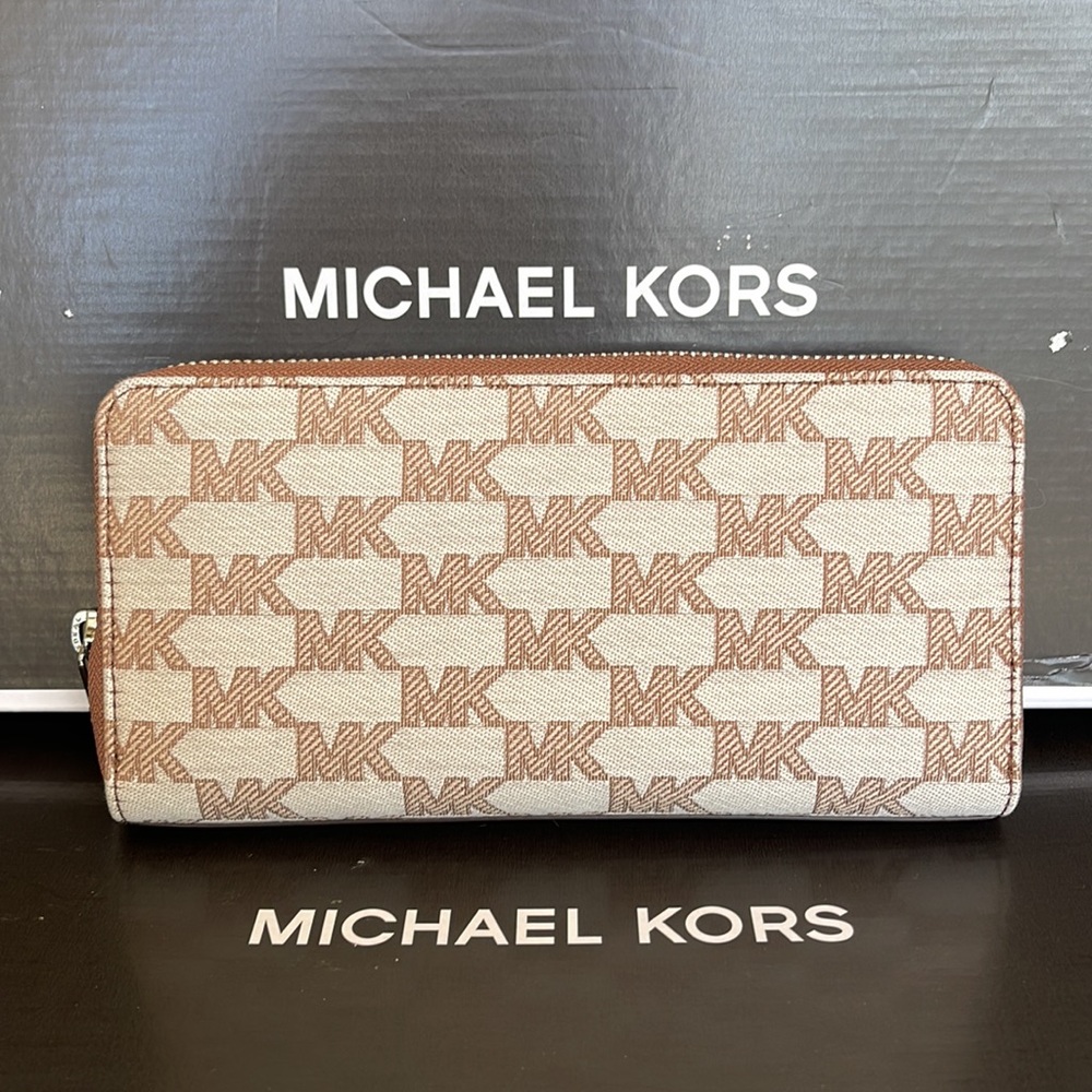 Michael Kors Men’s Women’s Cooper Tech Zip Around Continental Wallet
Light Cream - Picture 3 of 16